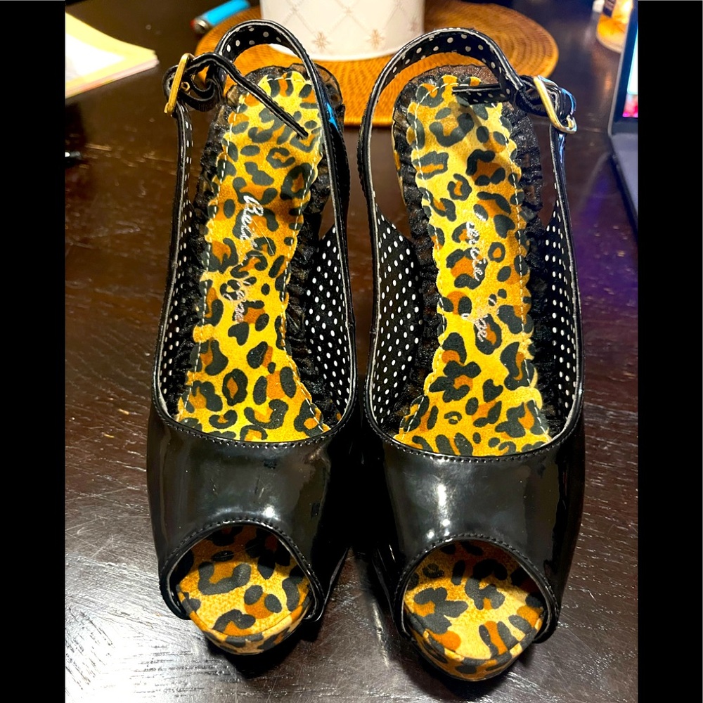 Bettie Page black patent peep-toe pumps, sz 6